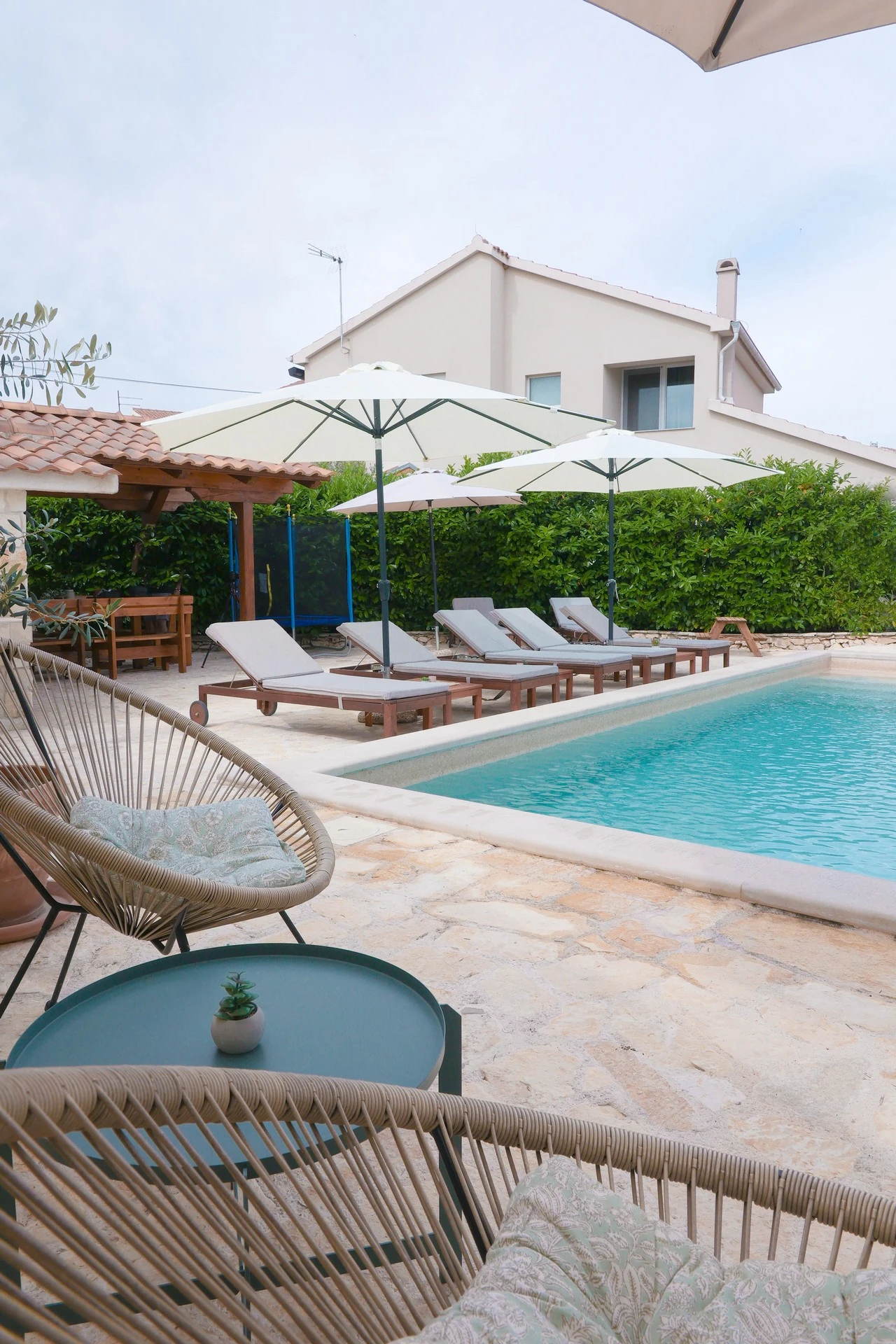 launge beside the pool