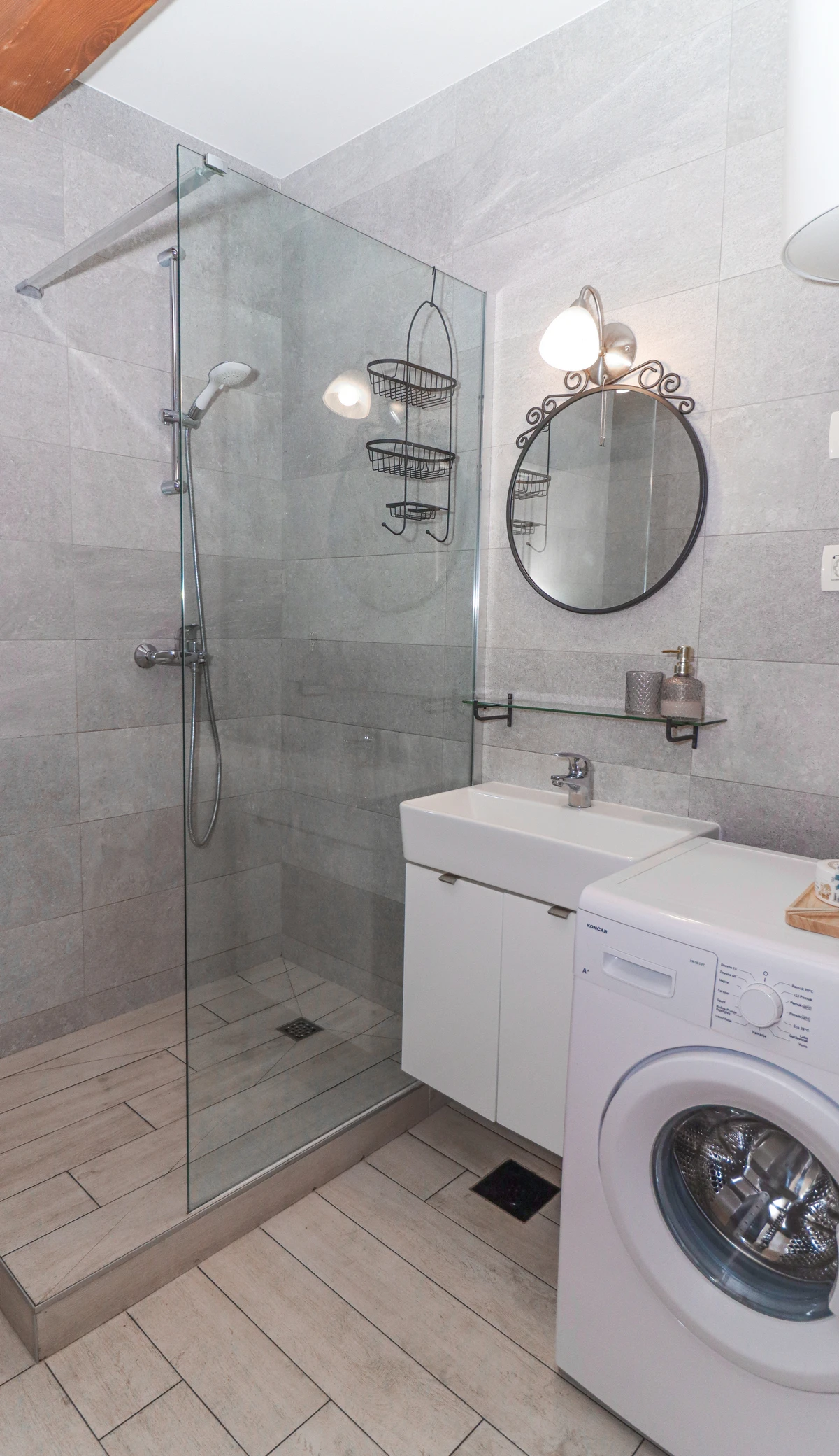 apartment-4 bathroom